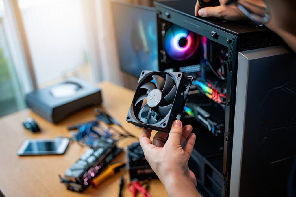 montage d'un ventilateur pc dans le bon sens