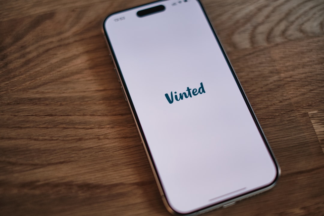 découvrez comment vendre facilement vos vêtements et accessoires sur vinted. guide pratique pour réussir vos ventes, fixer les bons prix et attirer des acheteurs.